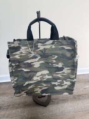 Koala Kanvas Green Camo Tote NWT